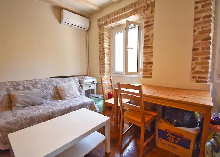 Casa Alarni 2 Apartament *